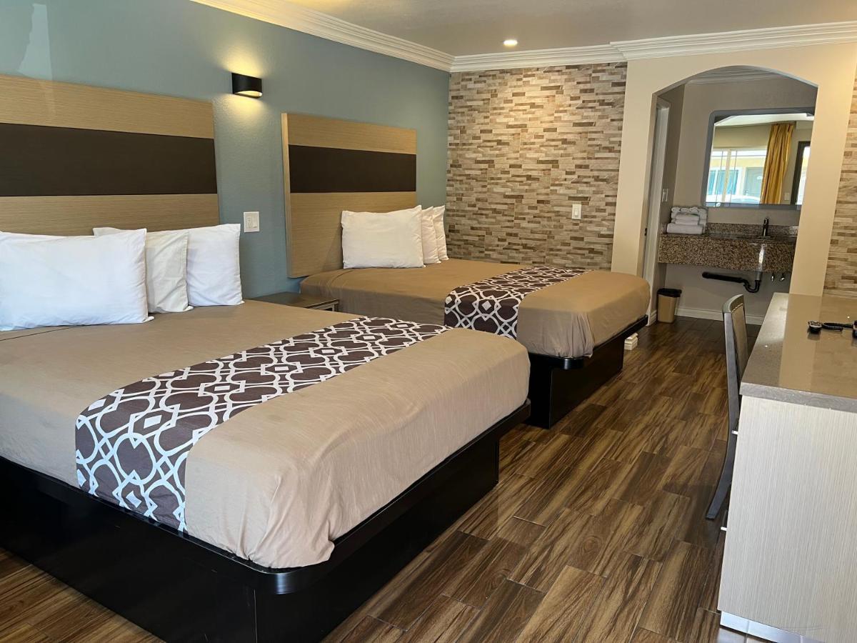 Industry Inn & Suites Ла-Пуэнте Экстерьер фото